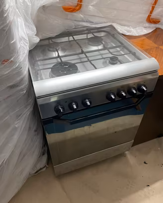 Cucina Indesit Inox 4 fuochi + Forno - Come NUOVA