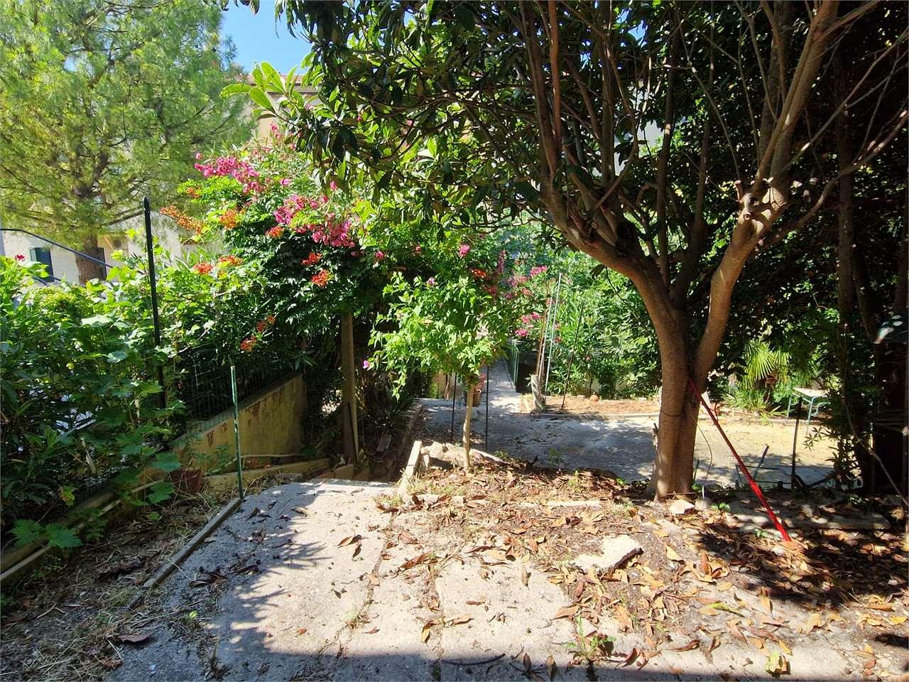 V004080 - UN ANGOLO DI PARADISO IN PIENO CENTRO