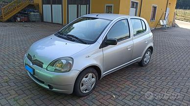 TOYOTA YARIS 1000