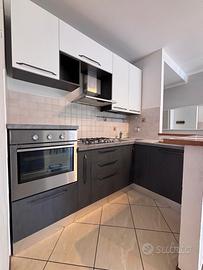 Cucina Angolare Completa di Elettrodomestici