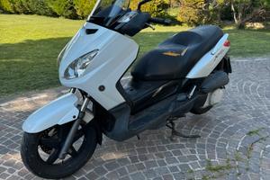 Yamaha Xmax 250 bianco