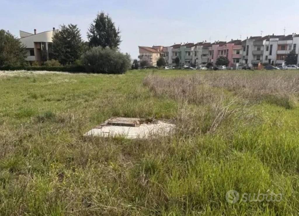 Immobile in asta di 3883 m² a Morro d'Oro - Vista 4