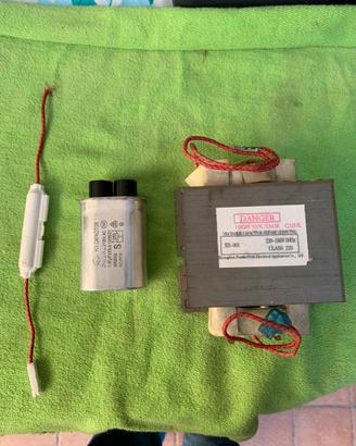 Condensatore e fusibile per microonde 900w
