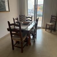 Tavolo da pranzo in legno con 6 sedie