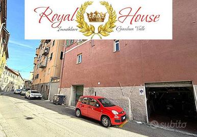 Box / Garage di 40 m² a Genova