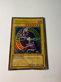 Carta originale Yu-Gi-Oh! “Mago Nero”