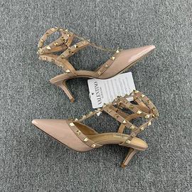 Valentino Garavani Rockstud Tacchi classici Abbigliamento e Accessori In vendita a Milano