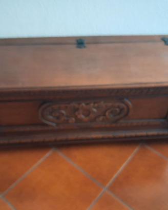 Cassapanca in legno