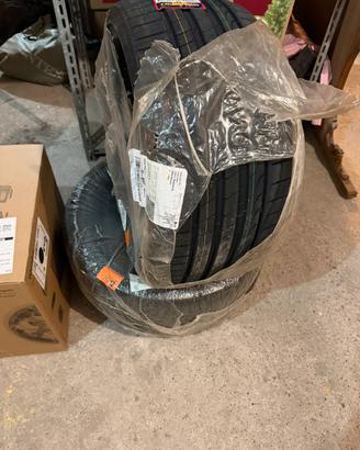 2 Gomme nuove 265/30 R20 94y xl