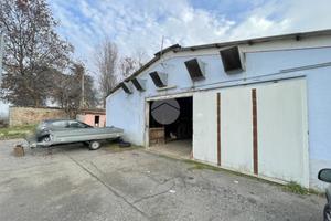 CAPANNONE A TRAVAGLIATO