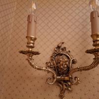 Applique classiche a 2 luci in metallo – finitura