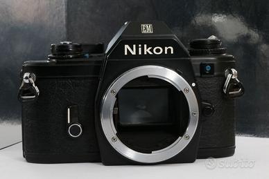 NIKON EM
