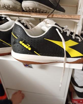 scarpini per calciotto