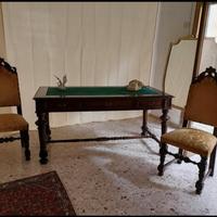 scrivania più due sedie,antichi