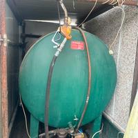Cisterna per gasolio con vasca e motore elettrico