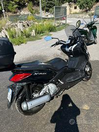 Yamaha x-max 250