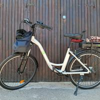 bicicletta con pedalata assistita 