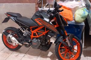 MOTO KTM  125 DUKE