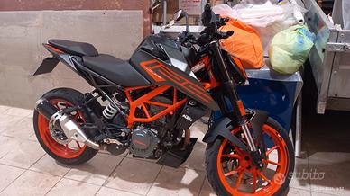 MOTO KTM  125 DUKE