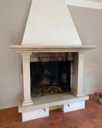 Caminetto antico marmo