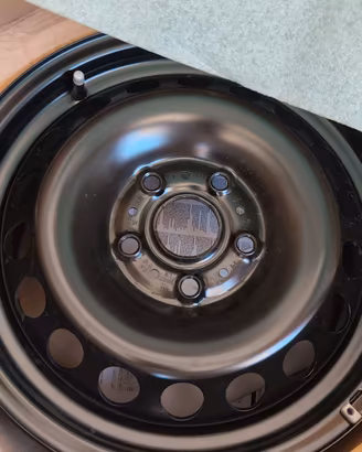 Cerchi In Ferro e Borchie Volkswagen Golf 7