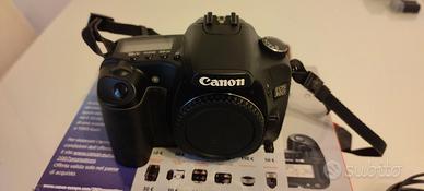 Canon EOS 30D con custodia