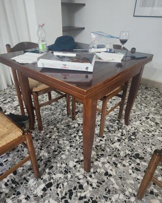 tavolo a libro con sedie 