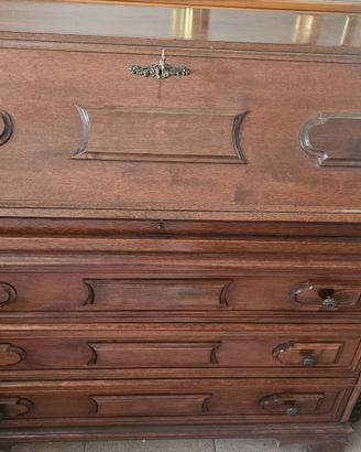 Scrittoio in legno con cassetti