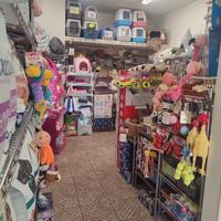 Negozio articoli animali e toeletta