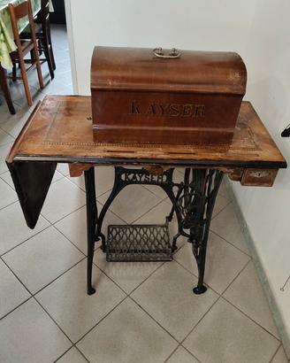 macchina da cucire d'epoca. 