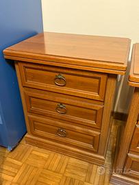 Comodini in legno noce