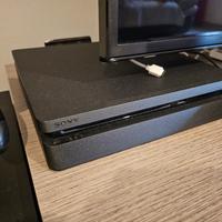 Playstation 4 slim più giochi e accessori