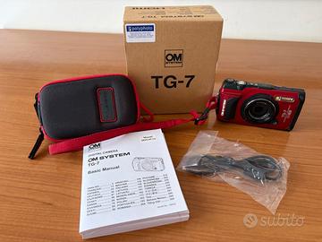 OM SYSTEM TG-7 + custodia originale