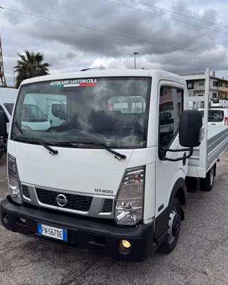 Nissan Cabstar nt400 cassone fisso