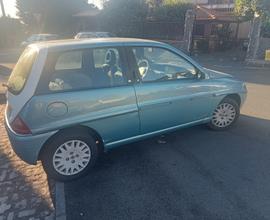 Lancia y - 2001