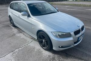 BMW E91 318D TOURING 2012 AUTOMATICA 143CV