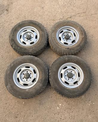GOMME E CERCHI FORD RANGER 235 75 15