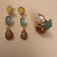 Set di orecchini + anello con pietre