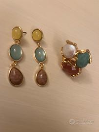 Set di orecchini + anello con pietre