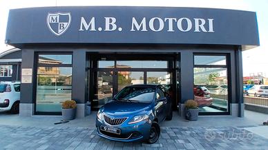 Lancia Ypsilon 1.0 FireFly 5 porte S&S Hybrid Silv