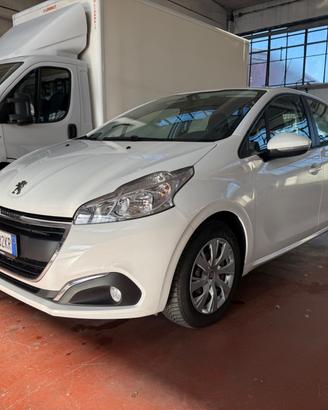 Peugeot 208 Autocarro
