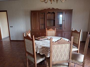 Mobili sala , tavolo e 6 sedie