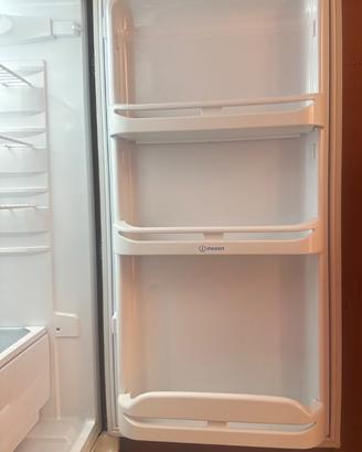 Frigorifero doppia porta da incasso Indesit - IN D