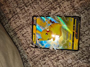 Carta Pokemon Pikachu V del 2021