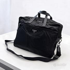 Borsa da viaggio Prada in nylon nero e saffiano
