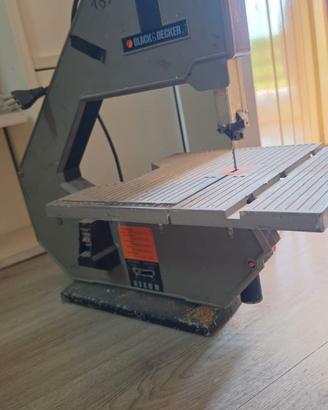 Sega a nastro Black & Decker DN330