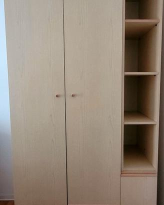 Armadio in legno