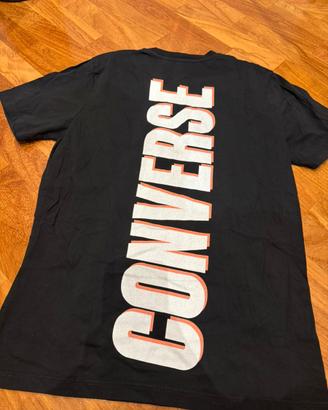 T-shirt converse nera con stampa