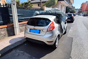 Ford Fiesta 2013 marciante incidentata
