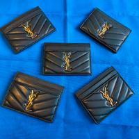  Portacarte nero con logo dorato -